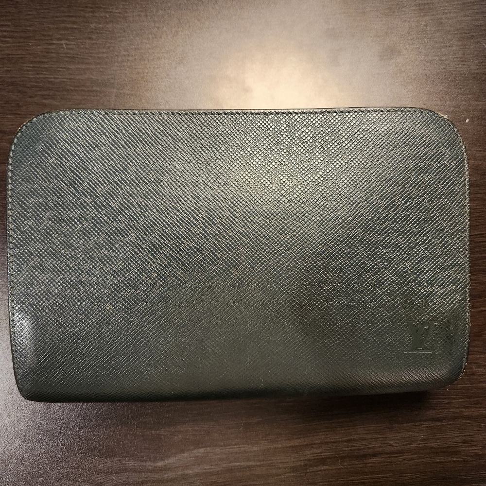 Louis Vuitton Vintage Taiga Baikal Pochette VI0996